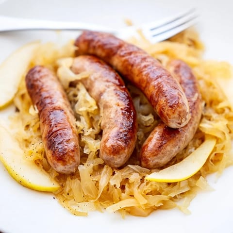 Pan-Fried Bratwurst mit Sauerkraut